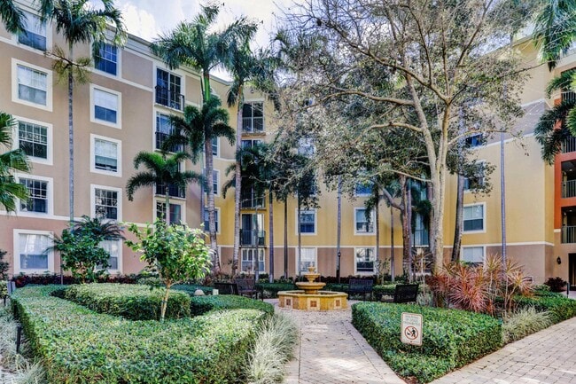 Photo - 630 S Sapodilla Ave Unit 321