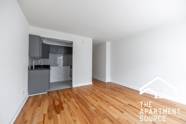 Photo - 6830 N Sheridan Rd Unit 6830 North Sheridan Rd