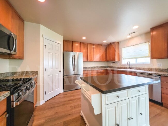 2163 SW Warbler Way
