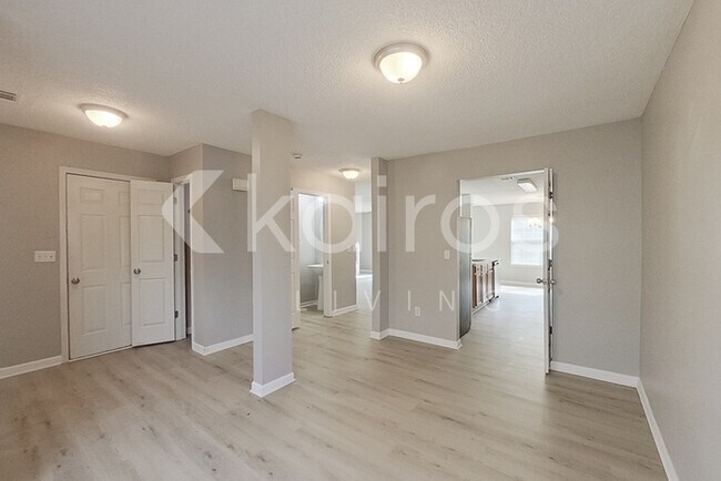 Photo - 6128 Hickory Ln Dr