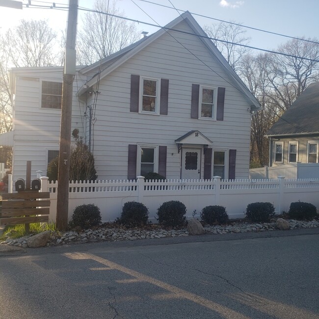 Photo - 18 Warwick St Unit 1