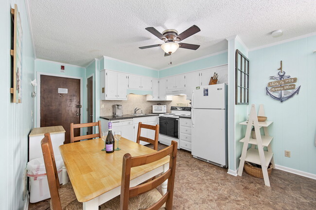 Building Photo - 5001 N Ocean Blvd Unit 2g