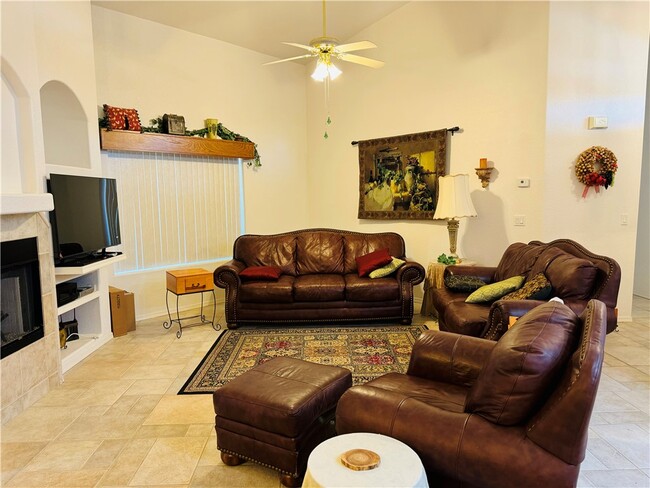 Photo - 2057 Sandtrap Ln
