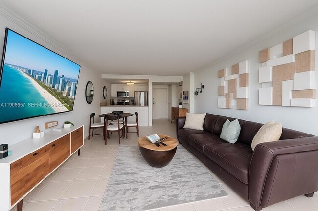 Photo - 600 NE 36th St Unidad 2011