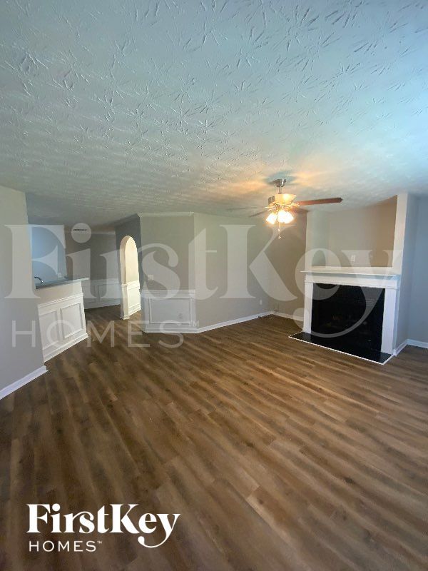 Photo - 7424 Garnet Dr