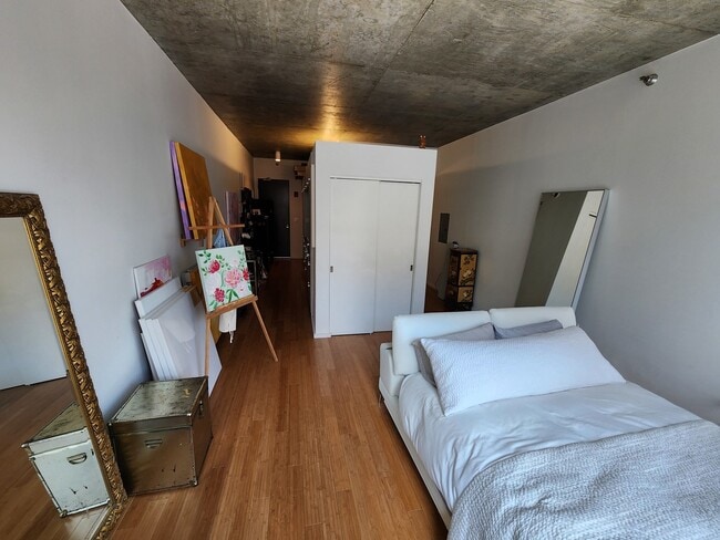 Photo - 550 N St Clair St Unit 1103
