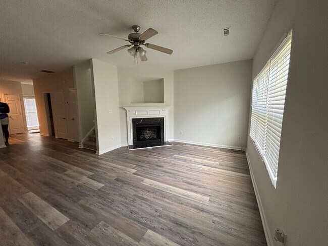 Photo - 8235 Oakley Cir