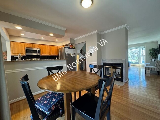 Photo - 6038 Rockton Ct