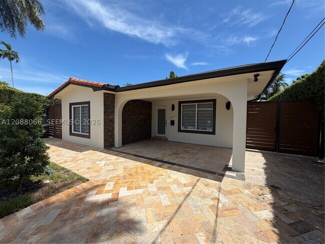 9341 Dickens Ave