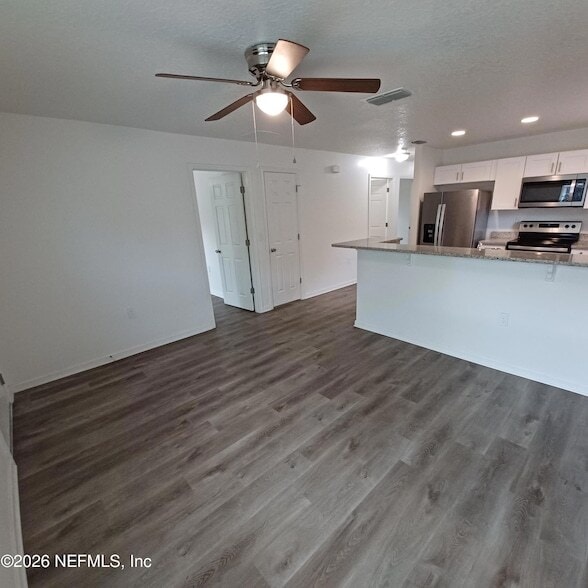 Photo - 956 W 9th St