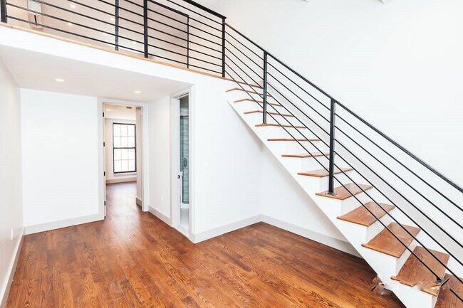 Photo - 133 Menahan St Unidad 3L