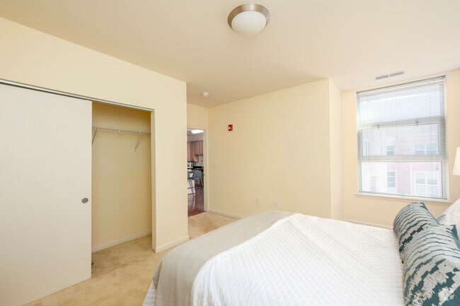1BR, 1BA – 582SF - Bedroom