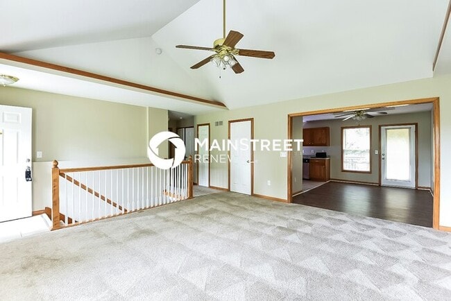 4 Bedroom Pet-Friendly Home in Kearney, MO with Main Street Renewal