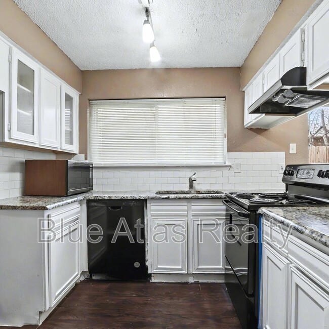 Photo - 805 Cherry Hills Dr