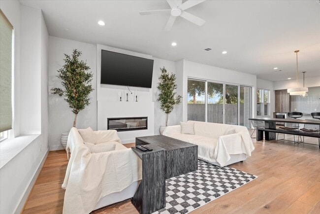 Photo - 5203 Texas St