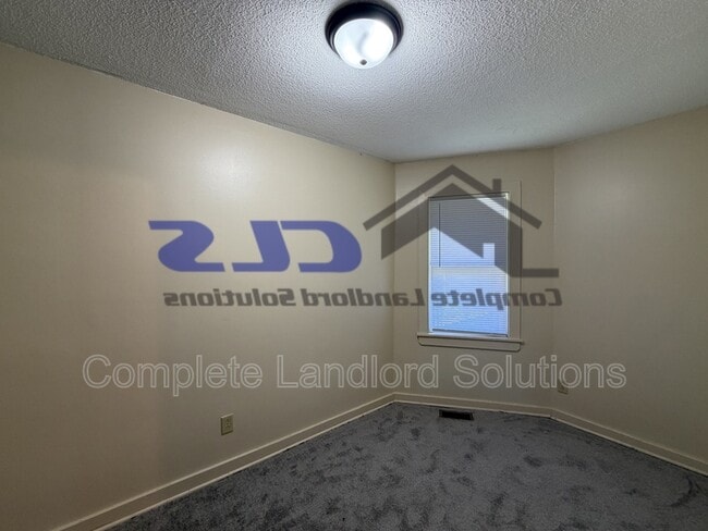 Photo - 1362 Chestnut St