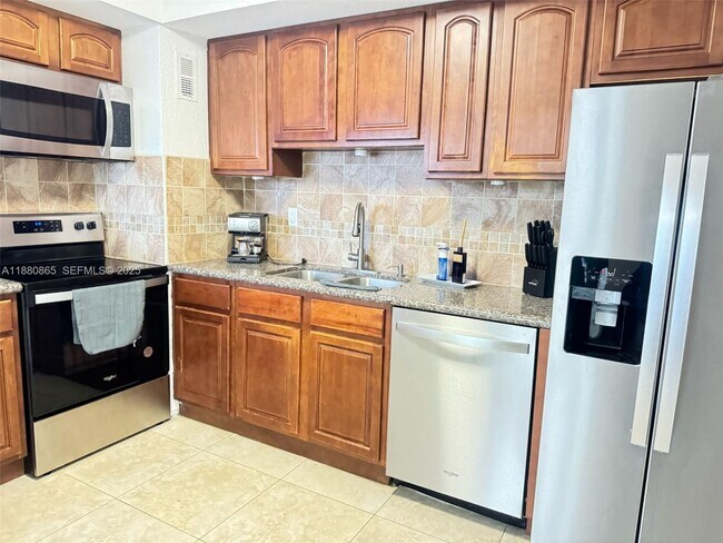 Photo - 5838 Collins Ave Unit 2A