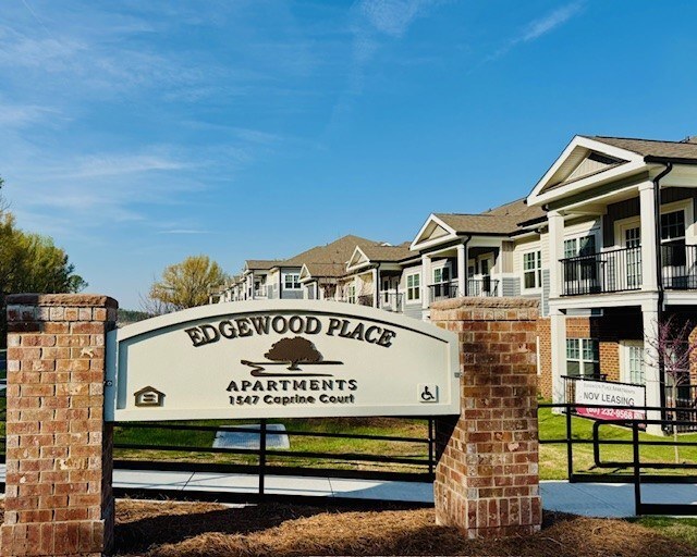 Building Photo - Edgewood Place