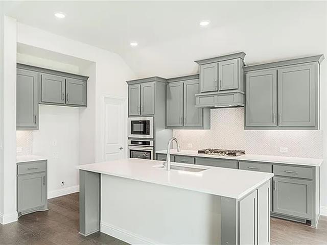 1010 Ridgehurst Rd