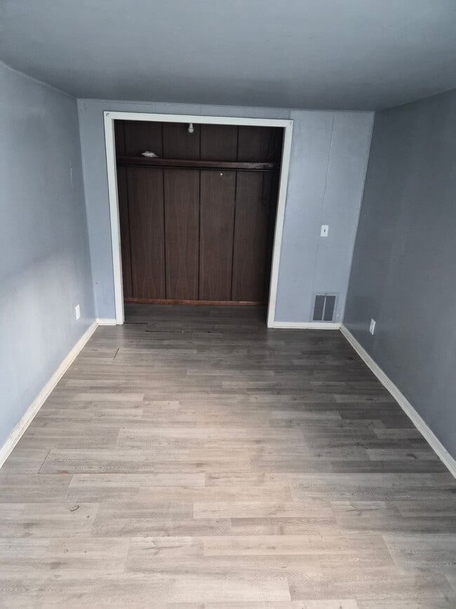 Photo - 1822 Guilderland Ave Unidad 2 floor back apt