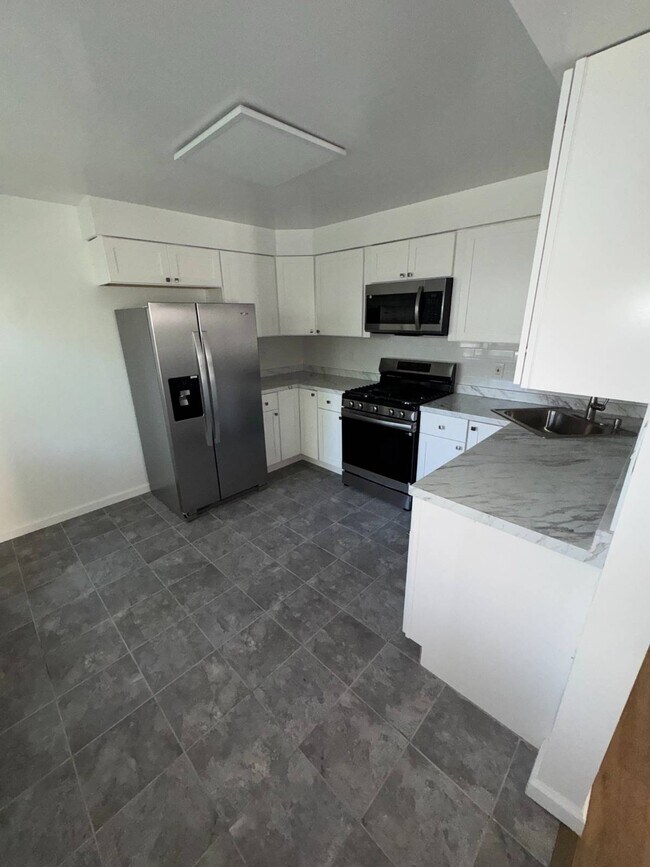 80 Cedarhurst Ave