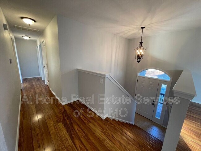 Photo - 977 S Ballard Dr