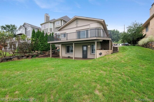 4151 Bluebird Dr