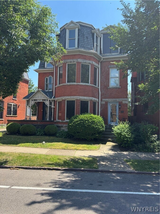 Photo - 473 Virginia St