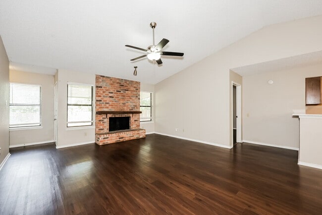 Photo - 1812 Hunting Green Dr