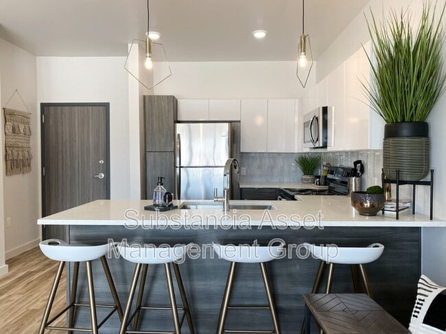 Photo - 1683 Midtown Pl