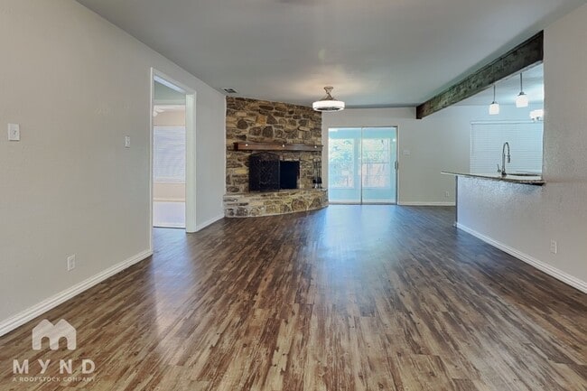 Photo - 612 S Rough Creek Ct