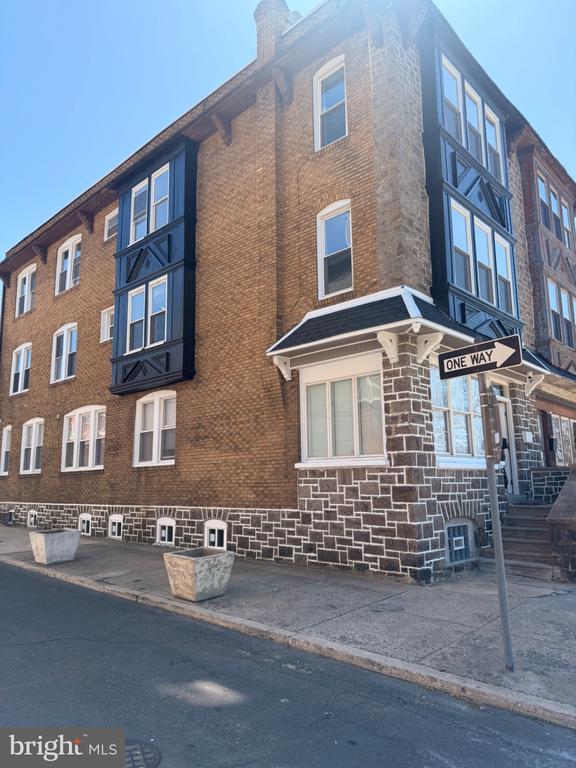 Photo - 1621 N 33rd St Unit 2