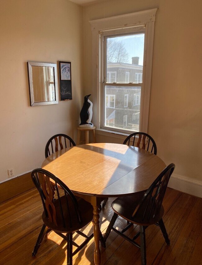 Photo - 77 Newbury St Unidad 1R