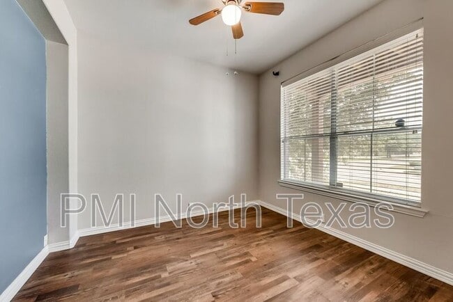 Photo - 1325 Mockingbird Dr