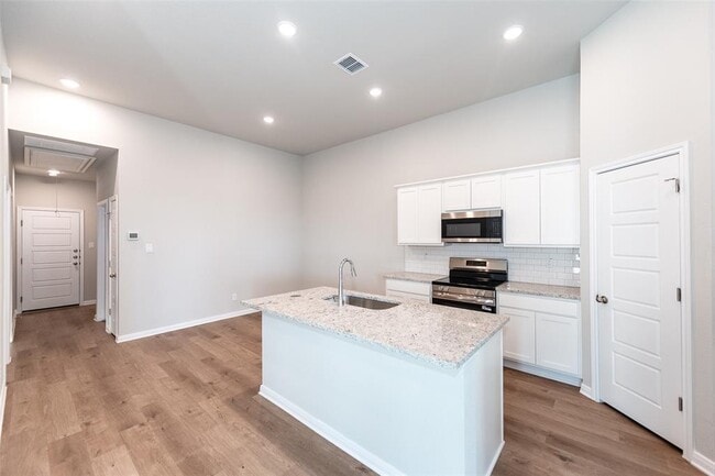 Photo - 403 Cross Barn Blvd