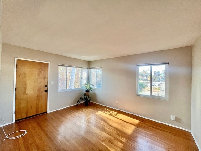 Building Photo - 3791-3795 Oneida Pl Unit 3793