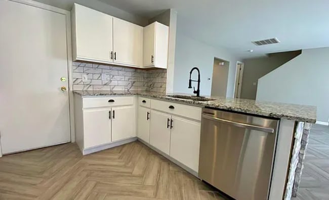 Photo - 482 E 77th Ave