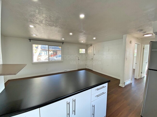 Photo - 2829 W Park Pl