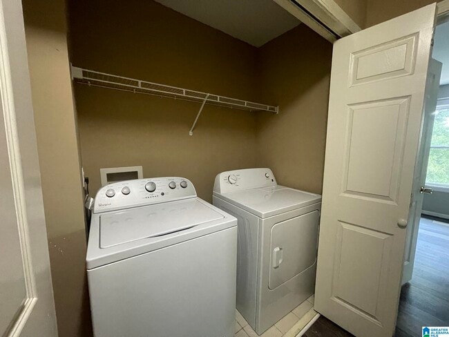 Photo - 1727 Ashwood Dr