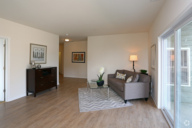 2BR, 1BA - Armstrong - Living Room - Reserve-Mill Creek and Reserve-Greng's Park Apartments
