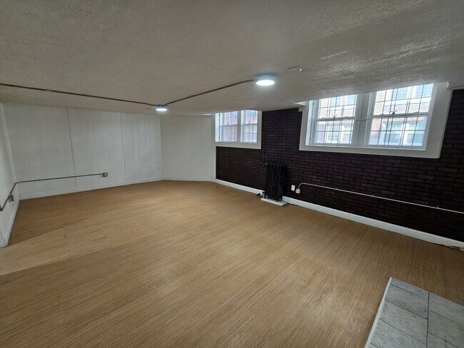 Photo - 2654 N Moreland Blvd