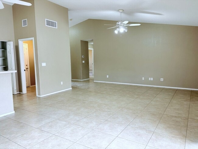 Photo - 3 bed/2 bath w/ large backyard in Rita Ranch area