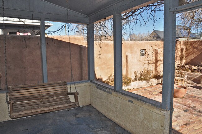 Photo - 711 Arno St SE Unidad House