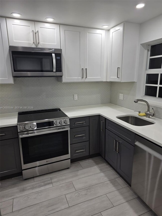 Building Photo - 660 Tennis Club Dr Unit 201