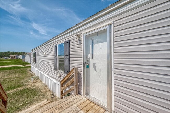 Photo - 540 Ashlawn Dr