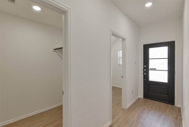 Photo - 1935 Barrett Gables Dr