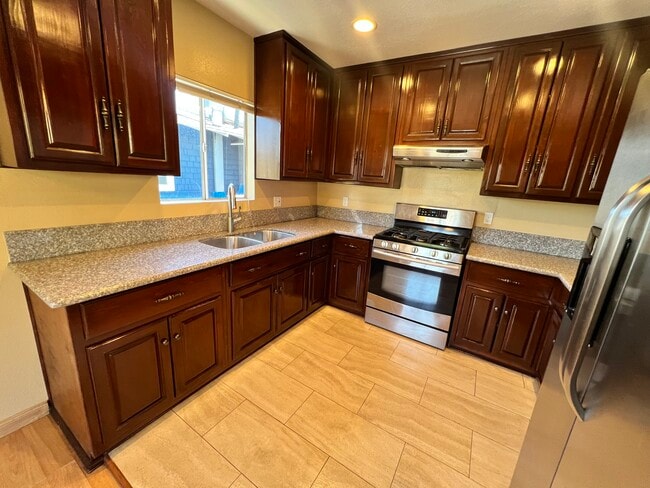 Photo - 5646 La Mirada Ave Unit 2