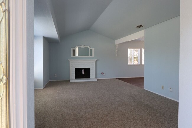 Photo - Great Southpoint Estates Home