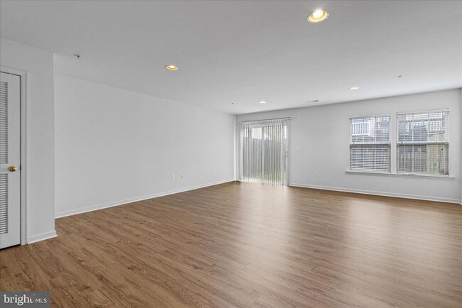 Photo - 22742 Bayside Way