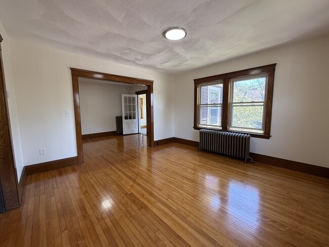 Building Photo - 585 High St